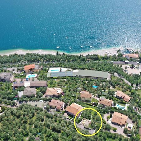 Patty'S Lemonhouse Lägenhet Limone sul Garda Exteriör bild