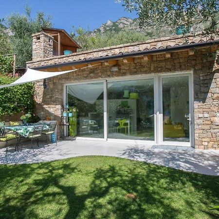Patty'S Lemonhouse Lägenhet Limone sul Garda Exteriör bild
