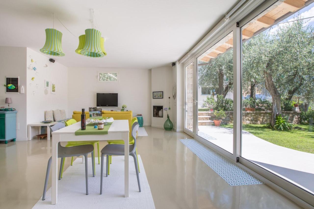 Patty'S Lemonhouse Lägenhet Limone sul Garda Exteriör bild