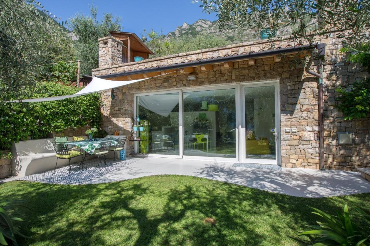 Patty'S Lemonhouse Lägenhet Limone sul Garda Exteriör bild